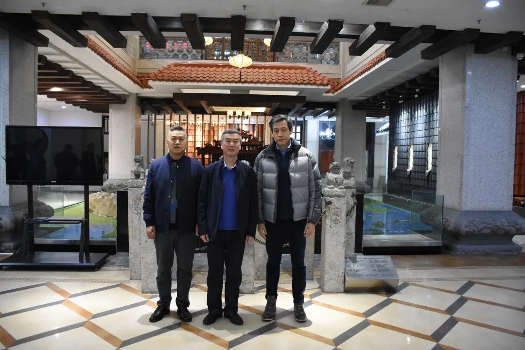 企业快讯 | 中国修建卫生陶瓷协会会长缪斌一行莅临d88尊龙官方网瓦业旅行交流